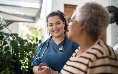 Comment les familles à Saint-Étienne peuvent-elles être formées pour soutenir l&rsquo;hospitalisation à domicile?