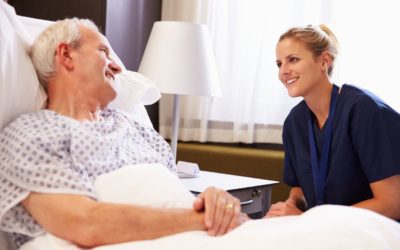 Comment les dispositifs d’urgence sont-ils expliqués aux patients à domicile à Villefranche ?