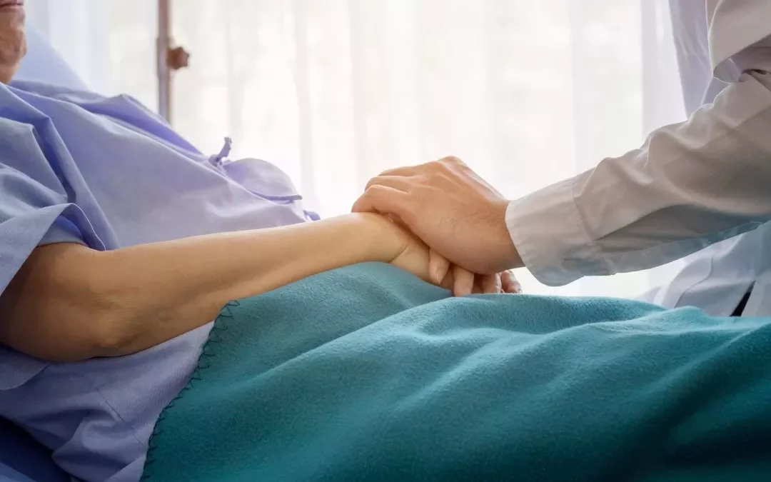 Critères Médicaux pour Bénéficier d’une Hospitalisation à Domicile