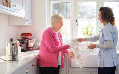 Une aide aux repas à domicile à Lyon 6 peut-elle accompagner une personne pendant tout le repas ?